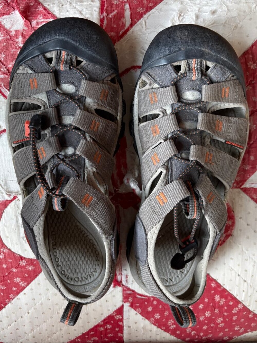 KEEN Newport H2 Sandals Gray Orange Men’s 8.5 / Women’s 10